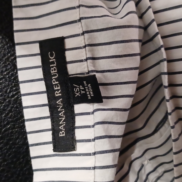 Banana republic blouse - Picture 2 of 2